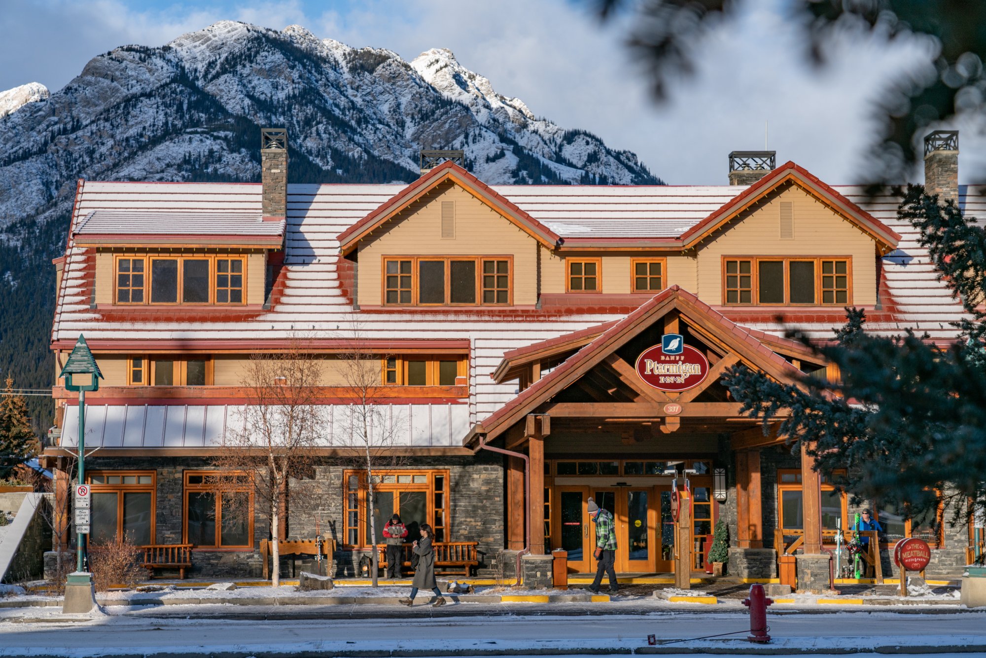 102---Banff-Ptarmigan-Inn-Winter (1)